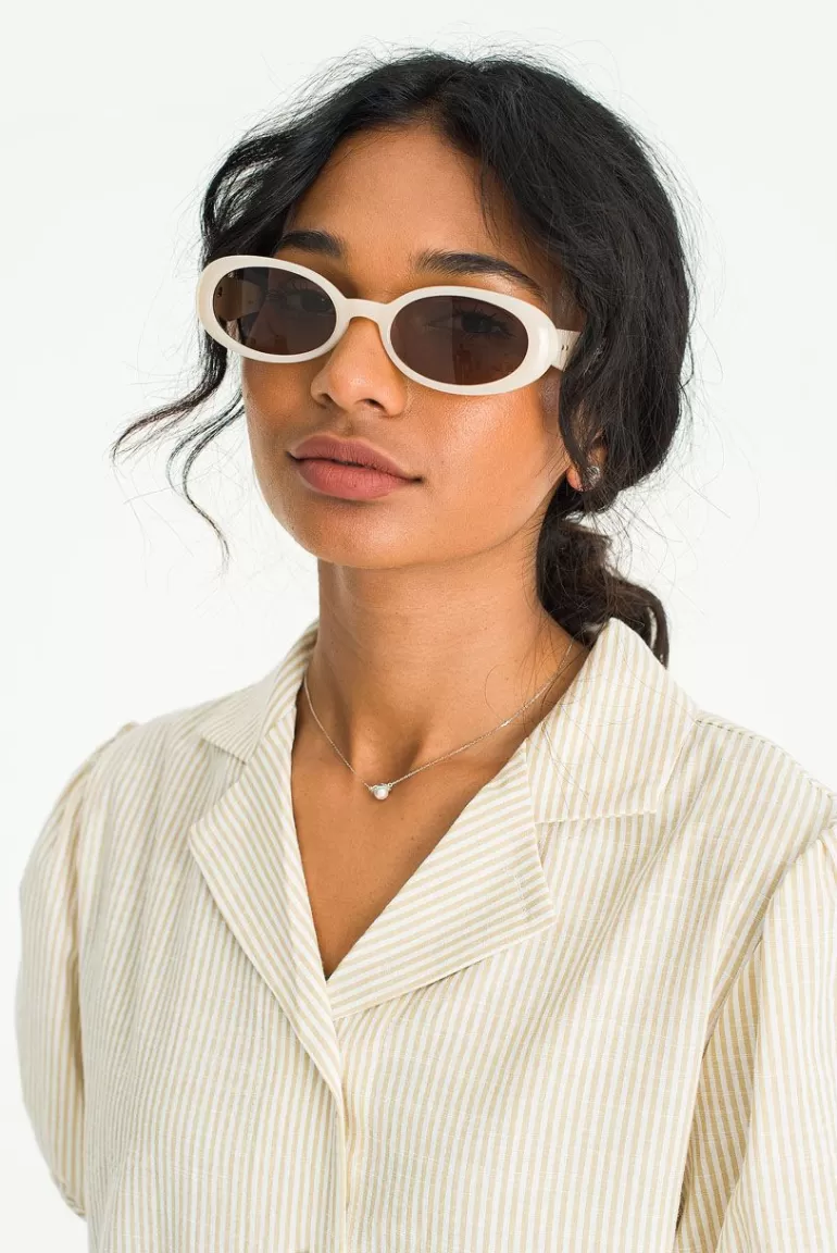 Women Olive Clothing Celeste Sunglasses, Cloud White