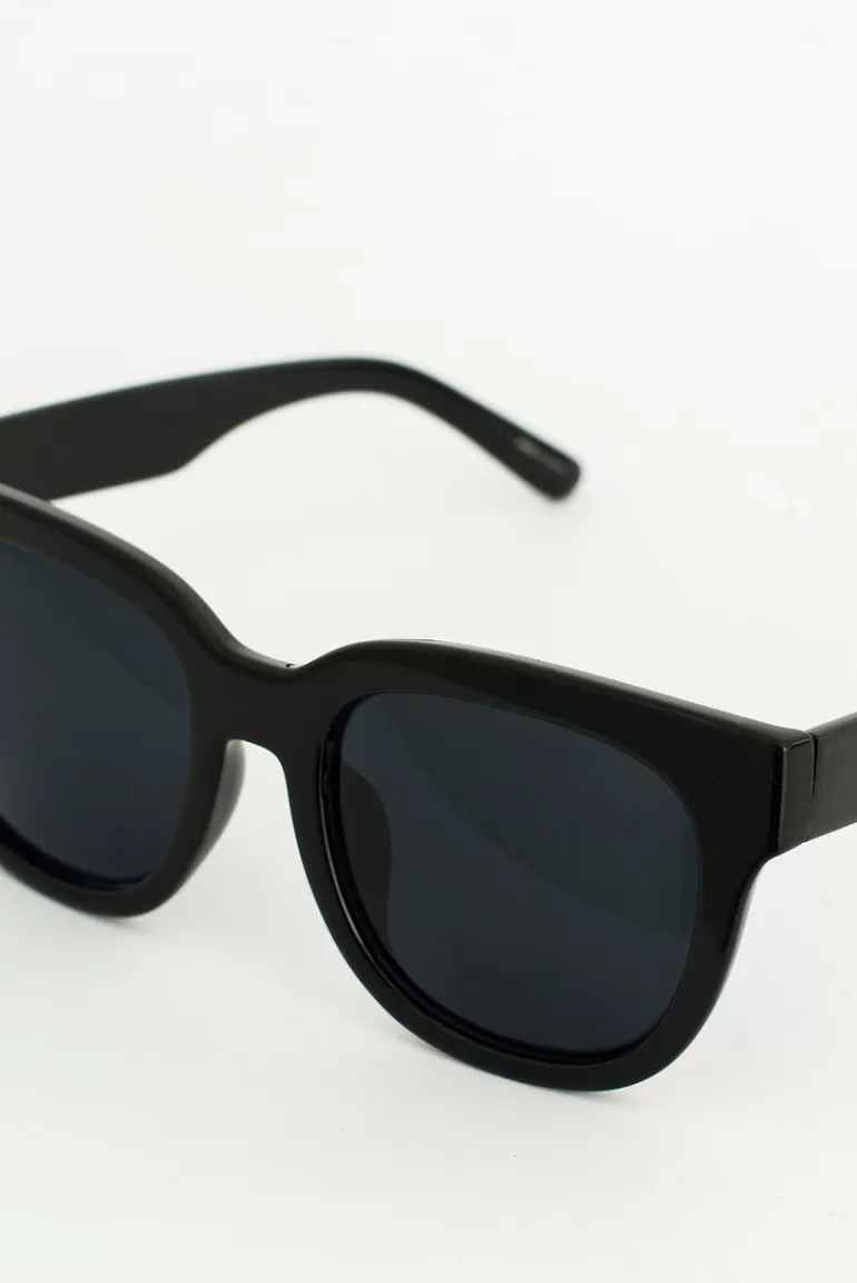 Women Olive Clothing Hotaru Sunglasses, Black