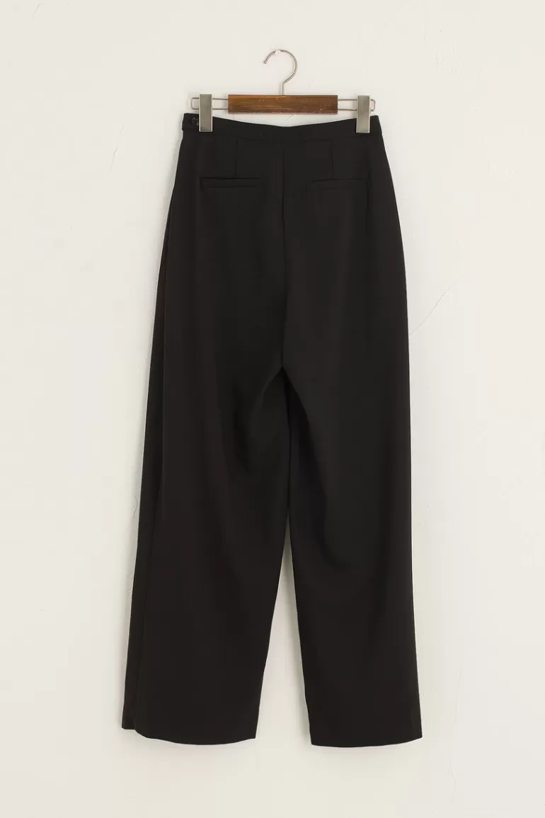 Women Olive Clothing Hoya Lightweight Slacks, Black
