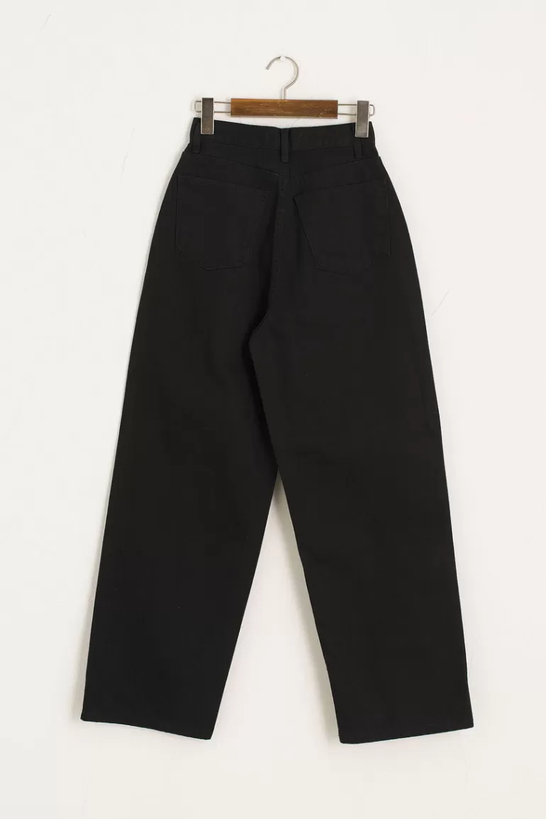 Women Olive Clothing Lina Pintuck Jean, Black
