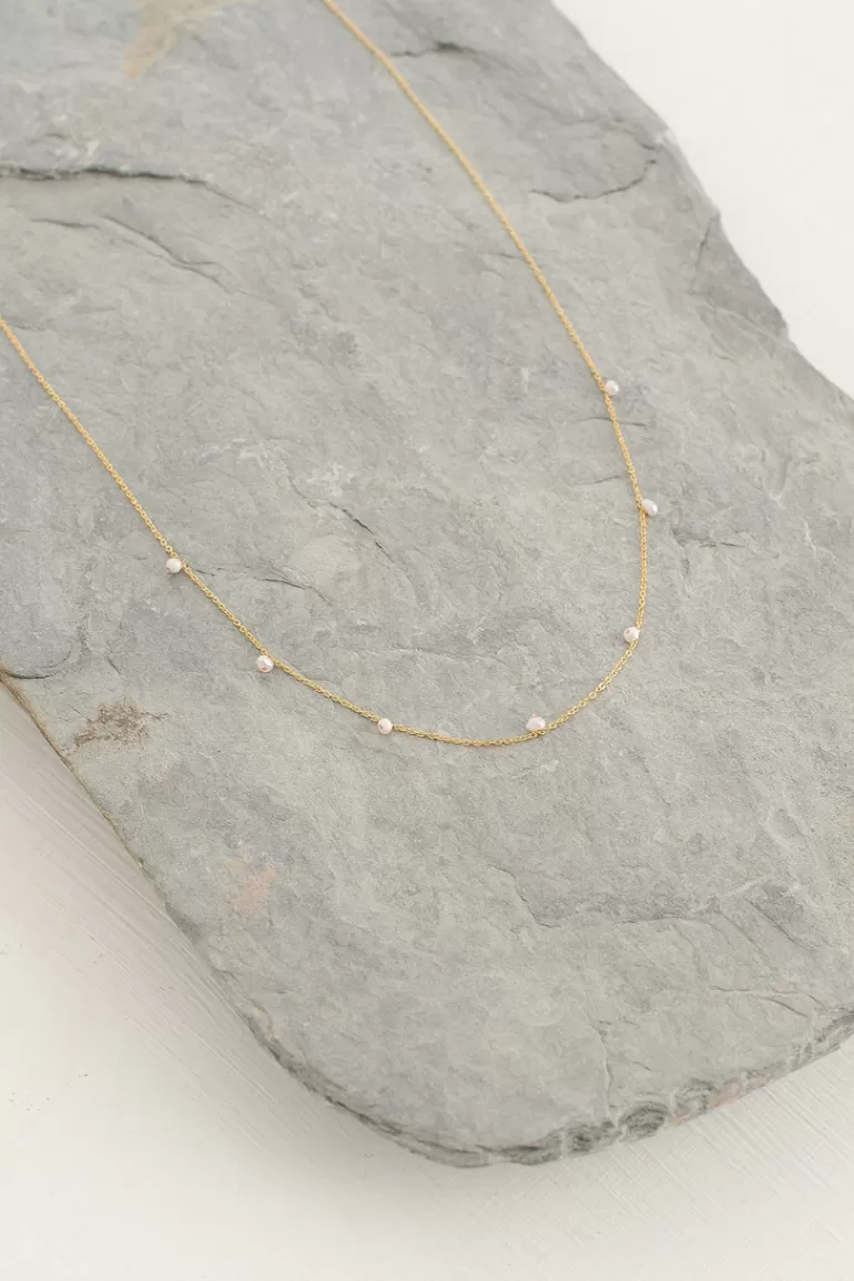 Women Olive Clothing Lucy Mini Pearls Necklace, Gold Plated/Pearl