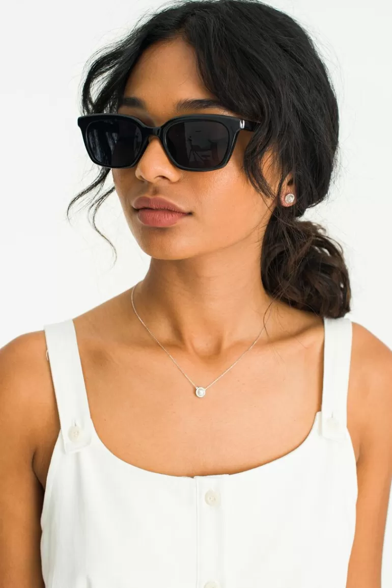 Women Olive Clothing Nelliana Pearl Necklace, Sterling Silver