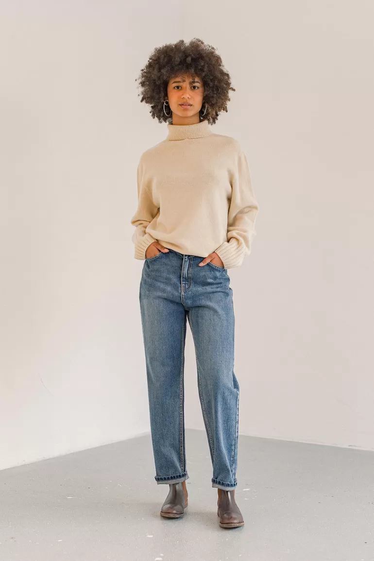 Women Olive Clothing Nina Straight Jean, Blue