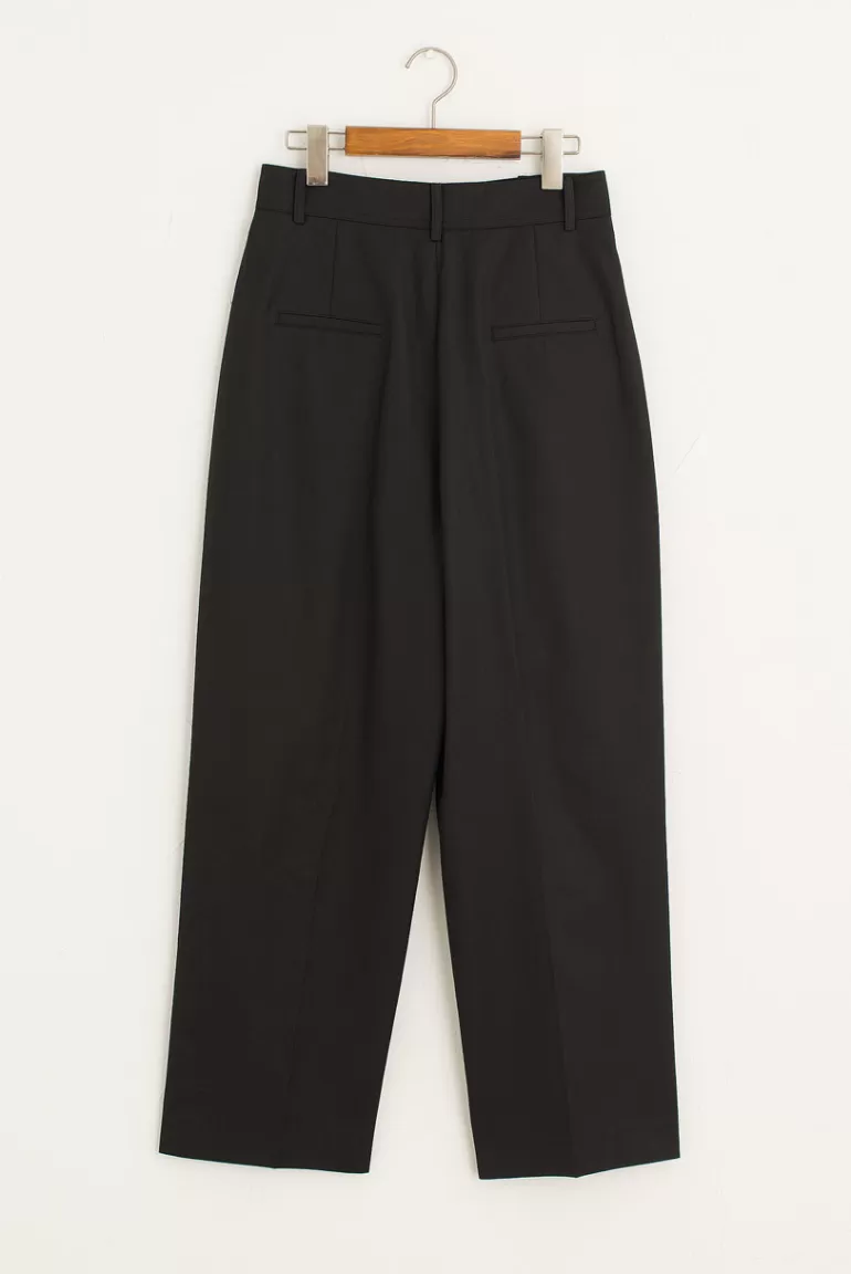 Women Olive Clothing Pleated Balloon Pants, Black