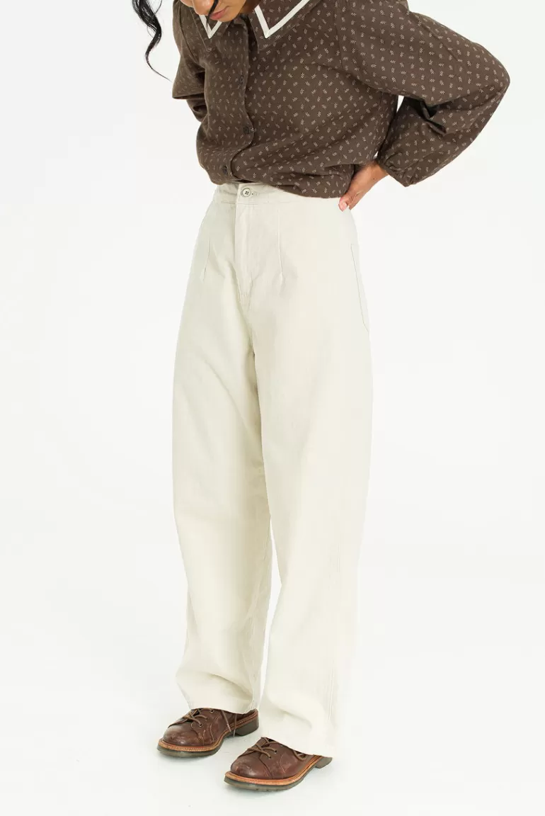 Women Olive Clothing Tomo Cotton Chino, Beige