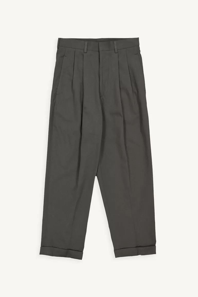 Women Olive Clothing Twill Taylor Pants, Charcoal