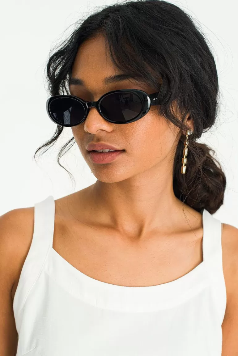 Women Olive Clothing Vincent Sunglasses, Black
