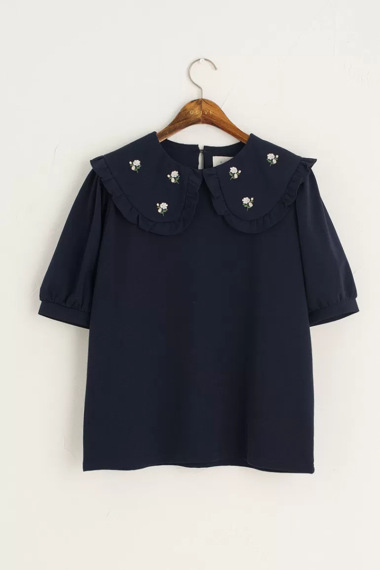 Women Olive Clothing Wild Daisy Embroidered Short Sleeve Tee, Navy
