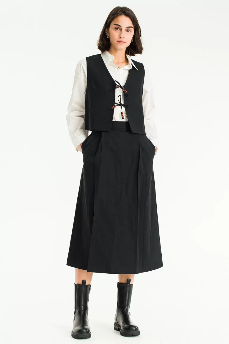 Women Olive Clothing Yuha Linen Blend Vest, Black